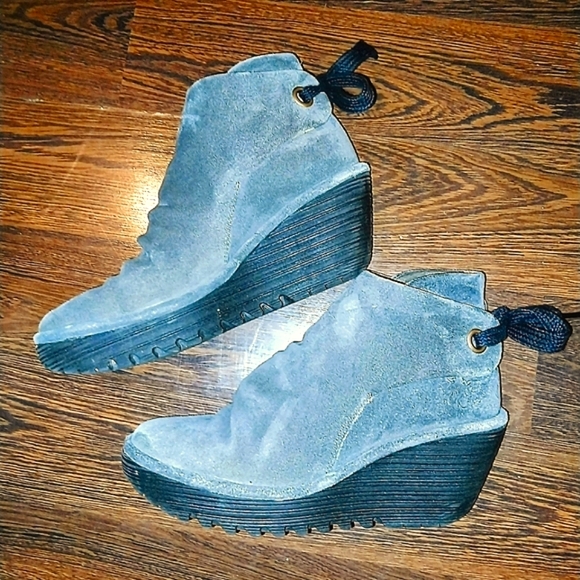 Fly London Shoes - Fly London Yebi Suede Gray Boots Size 36 US Sz 6 Great Condition!